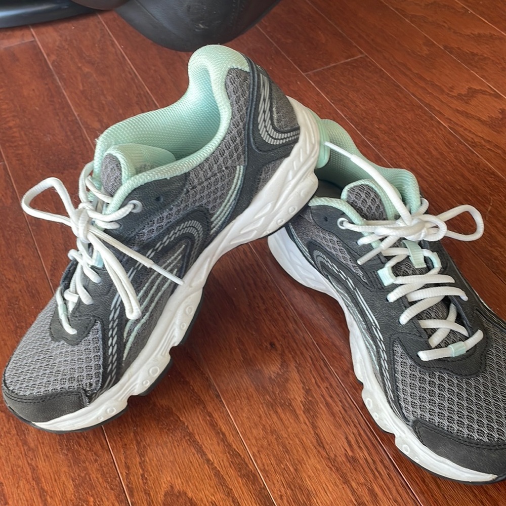 Ryka women’s sneakers size 8